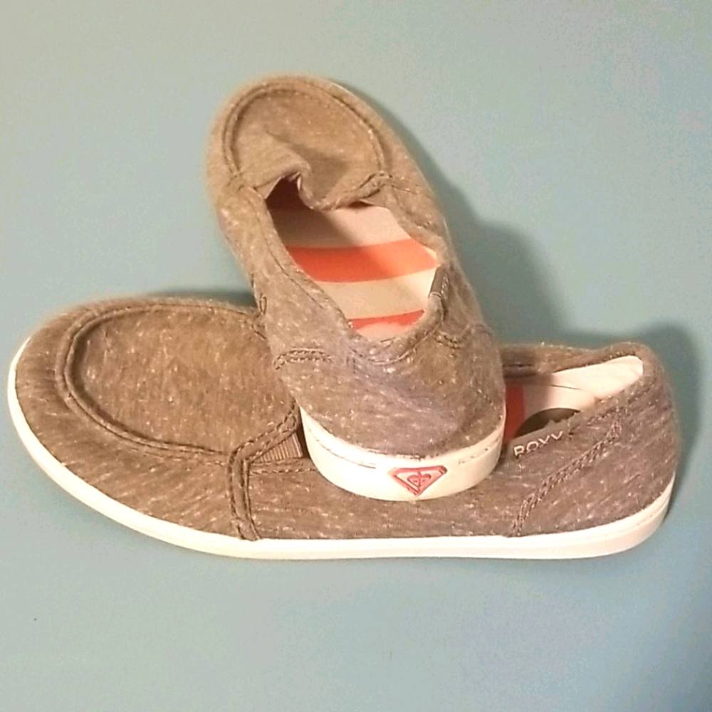 Roxy flat tennis shoes